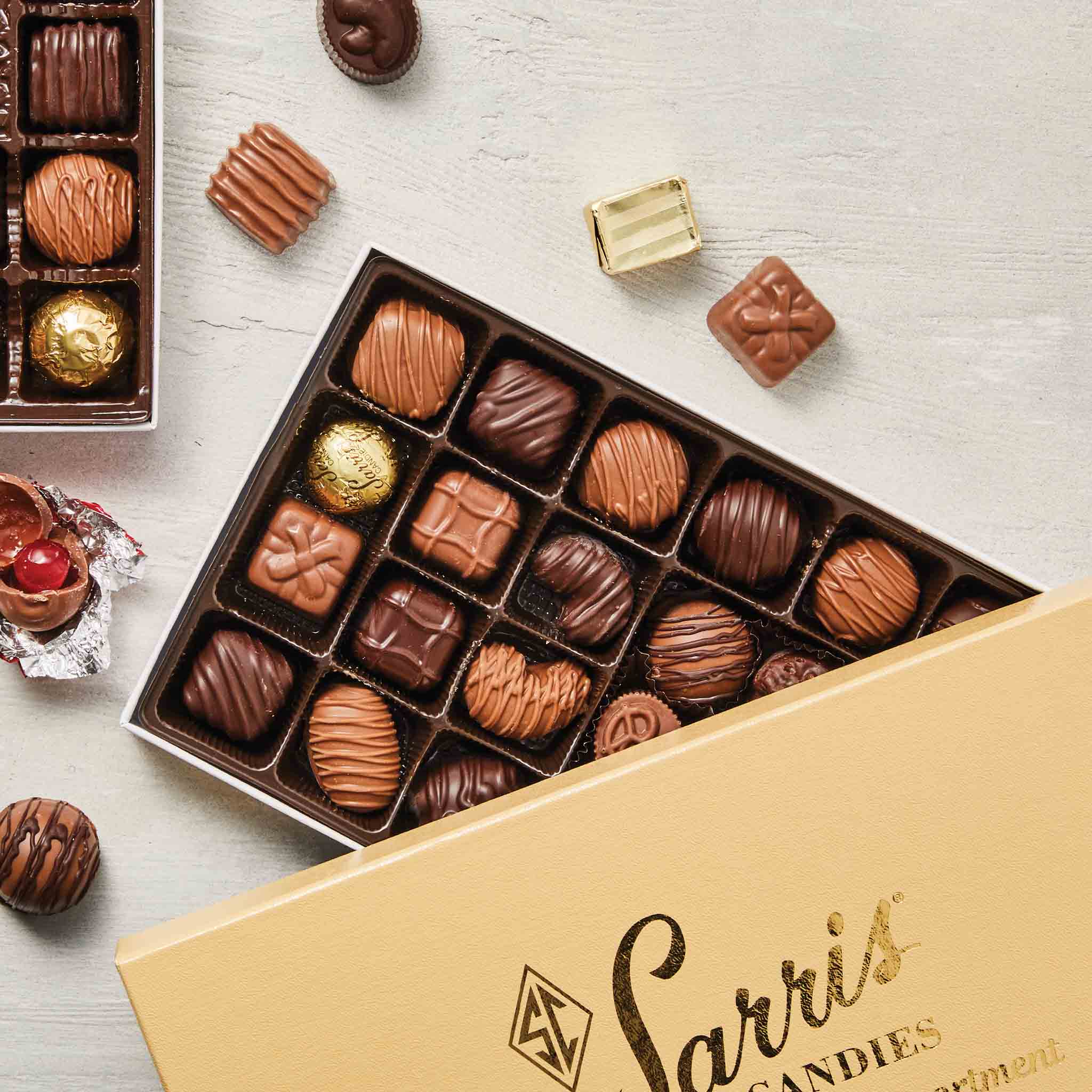 Dark & Milk Deluxe Assortment – Sarris Candies