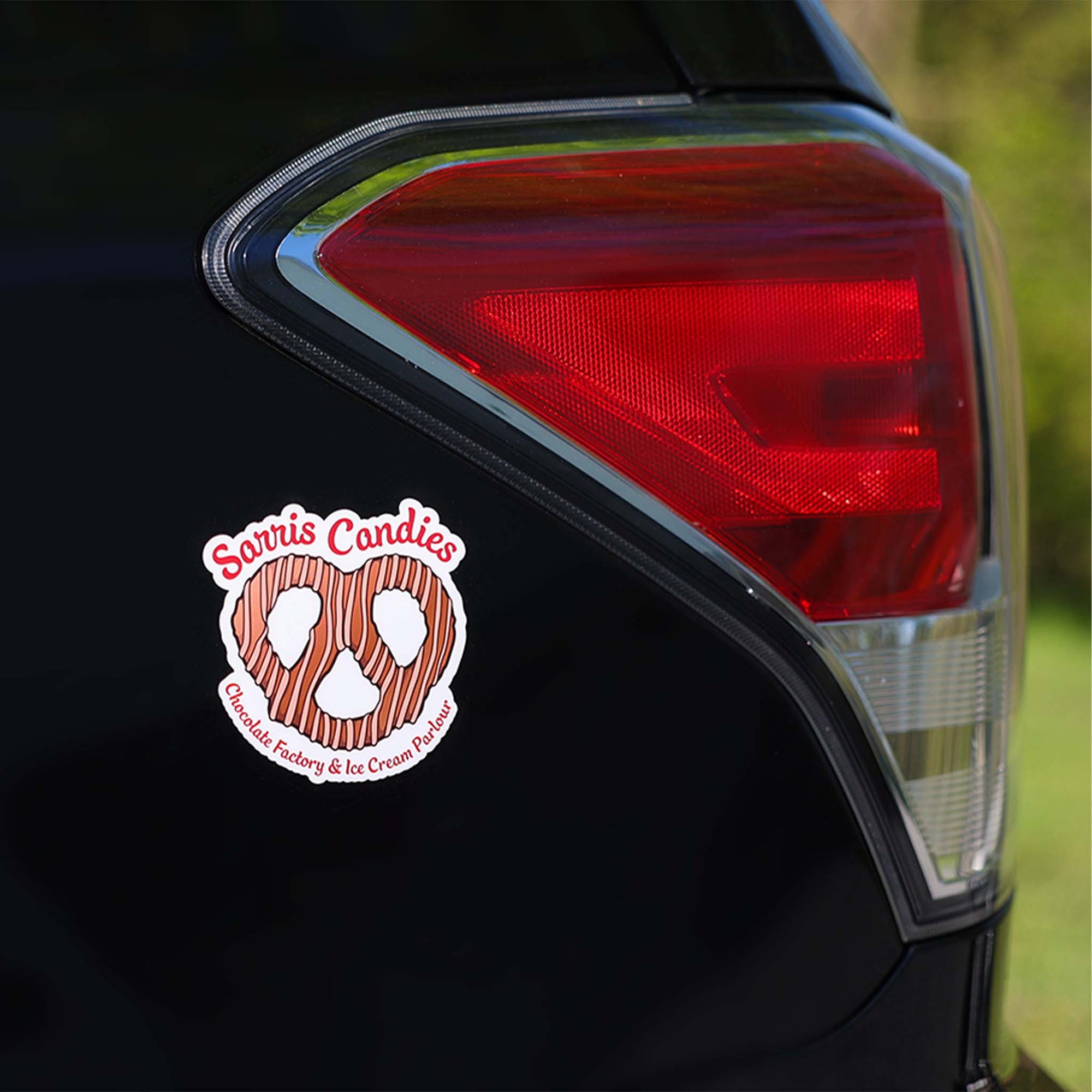 Sarris Pretzel Magnet