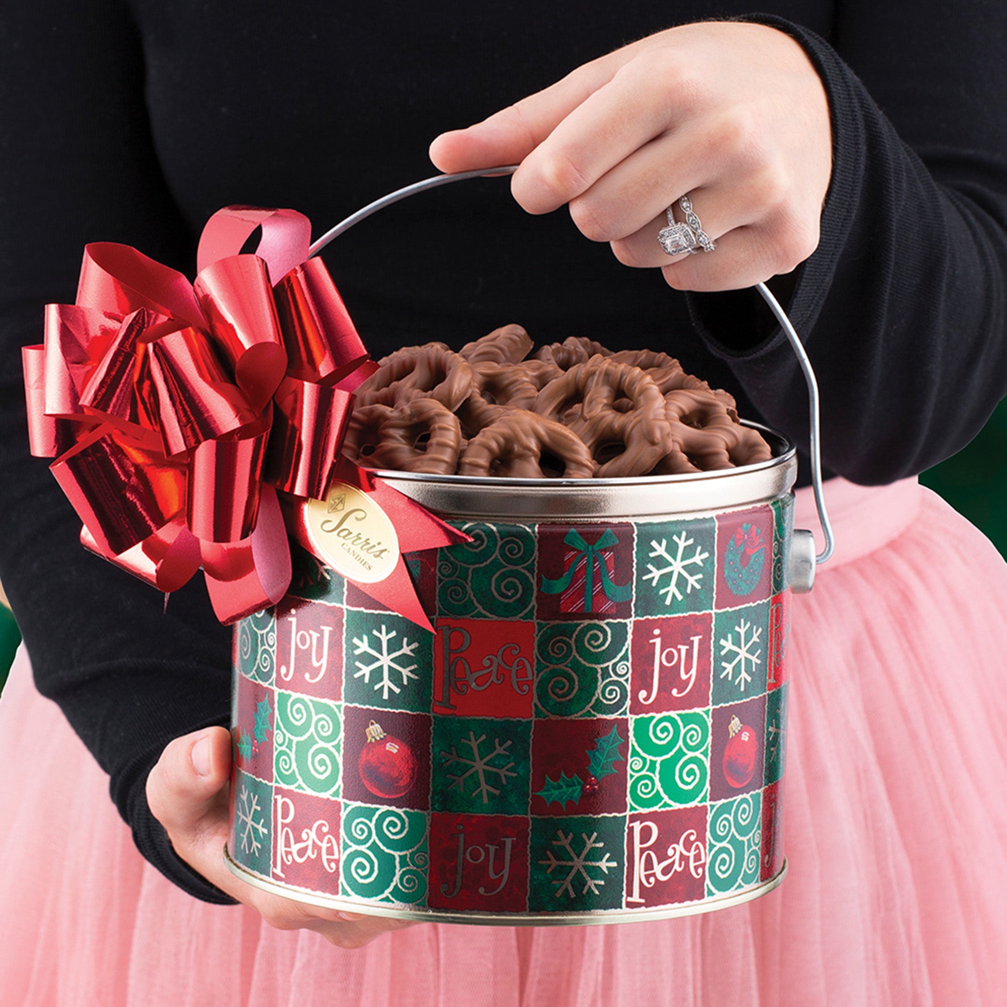 Holiday Mini Pretzel Tin – Sarris Candies