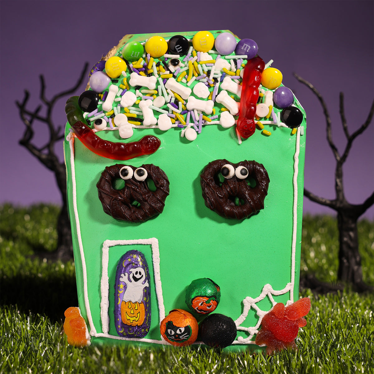 DIY Haunted House Ice Cream Cake